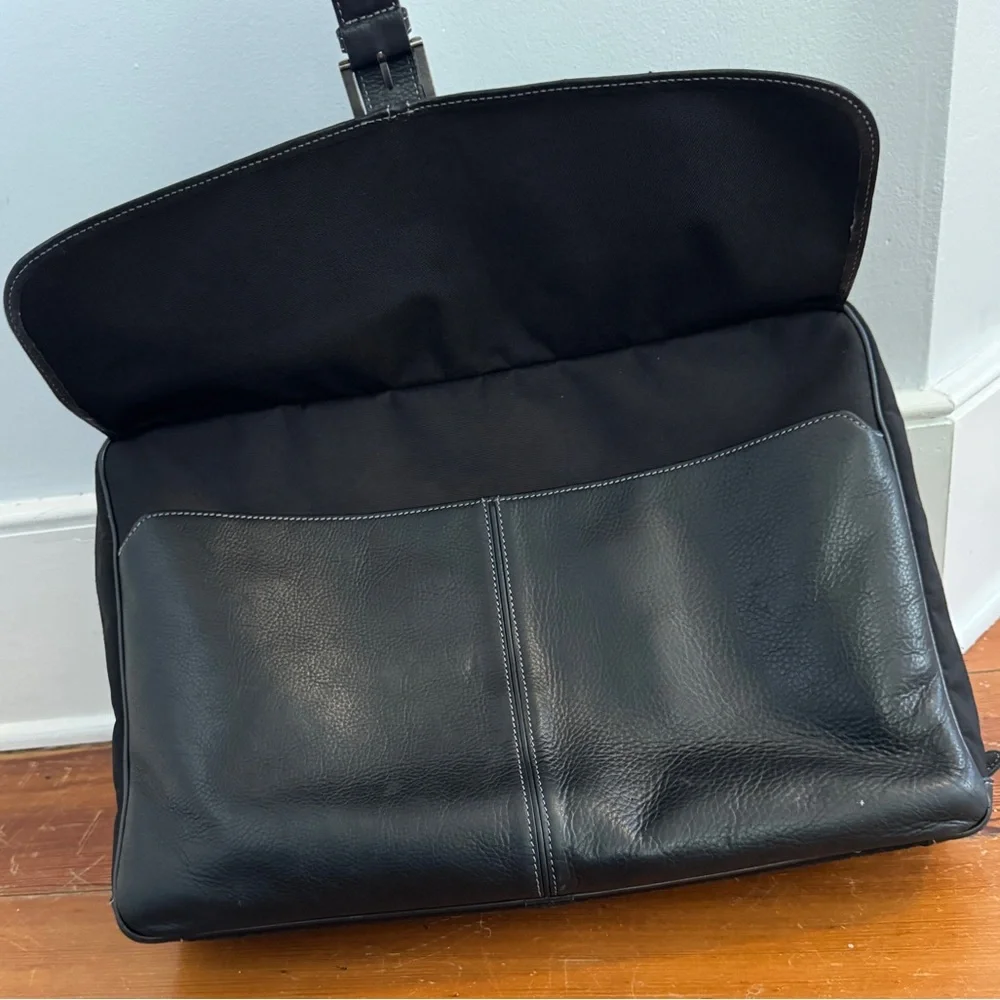 Boconi Zipster Slim Black Leather Briefcase Laptop Messenger Bag Tablet RFID